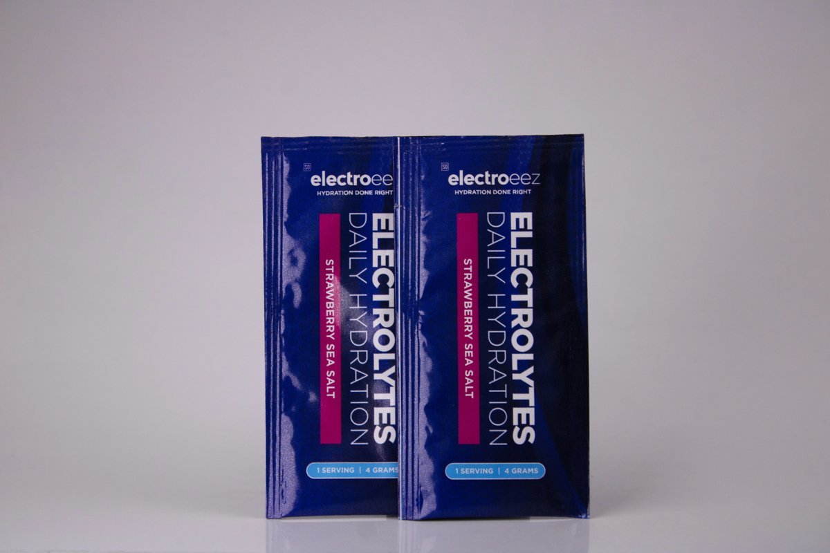 Electroeez - Electrolytes Strawberry Sea Salt 4g, product pack