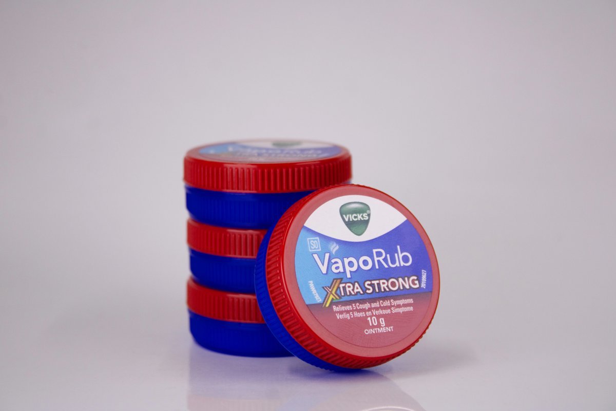 VICKS - VapoRub Xtra Strong Ointment 10g, product pack